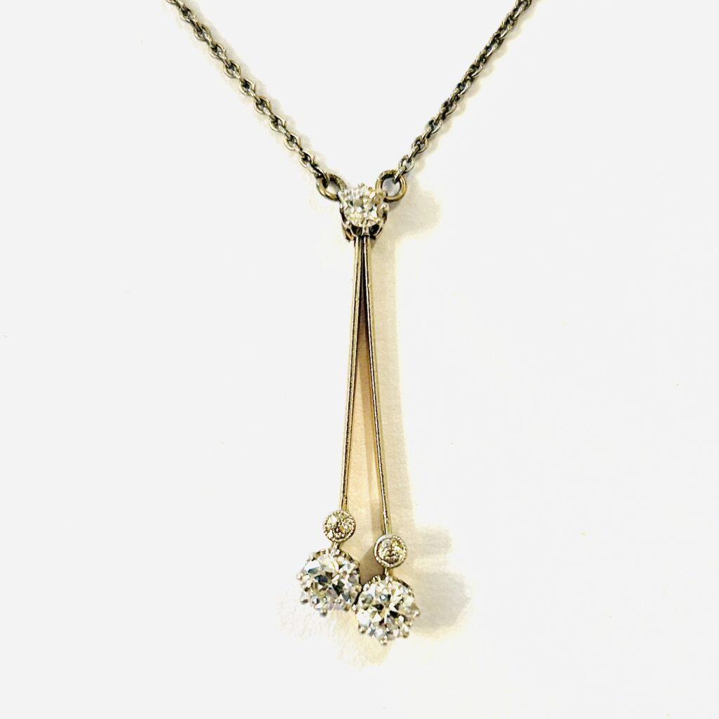 Zlatý art-deco koliér s diamanty 0,69 ct